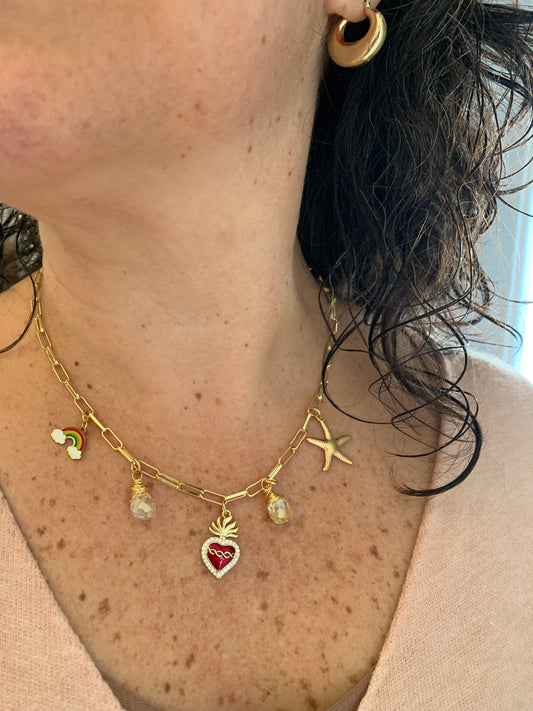 ✨ Collar Dorado con Charms - Arcoíris, Corazón de Jesús y Estrella ⭐