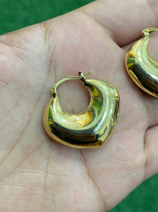 Argollas tipo bolsón doradas con baño en oro