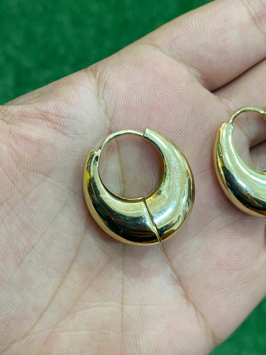 Aros bolsón dorados con baño en oro