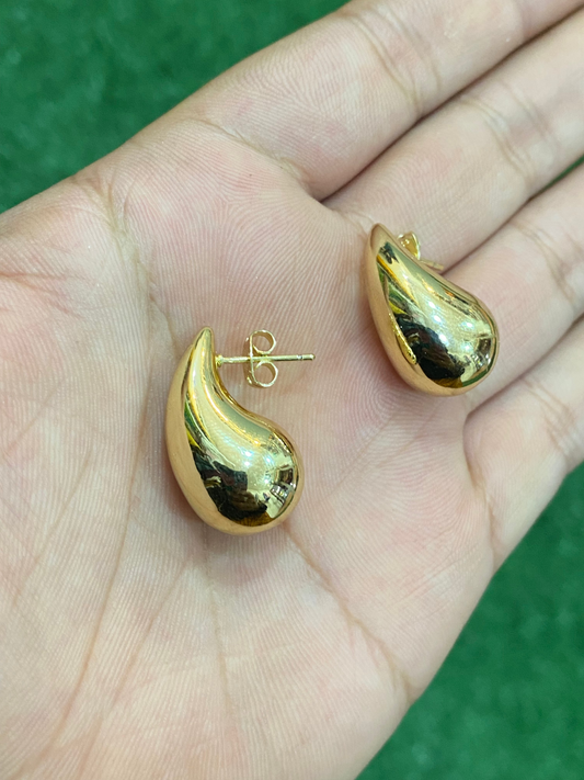 Aros de gotas doradas con baño en oro