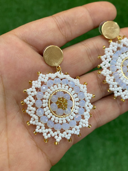 Aros con mostacilla blanca de acero