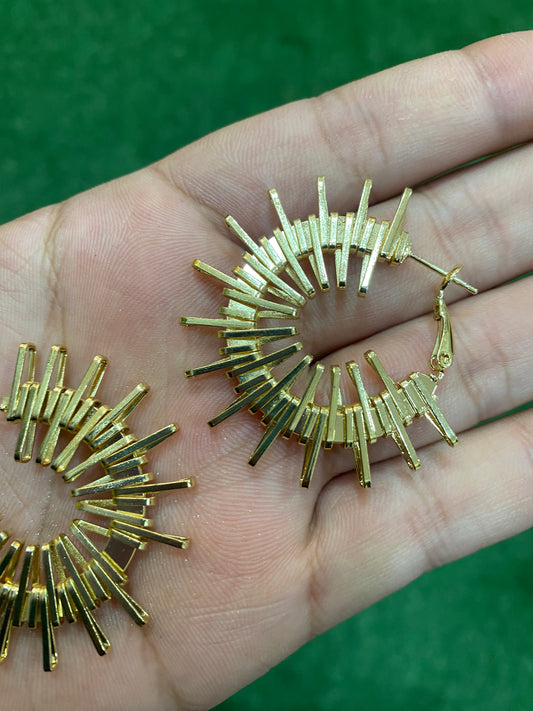 Argollas de puntas dorados en baño en oro