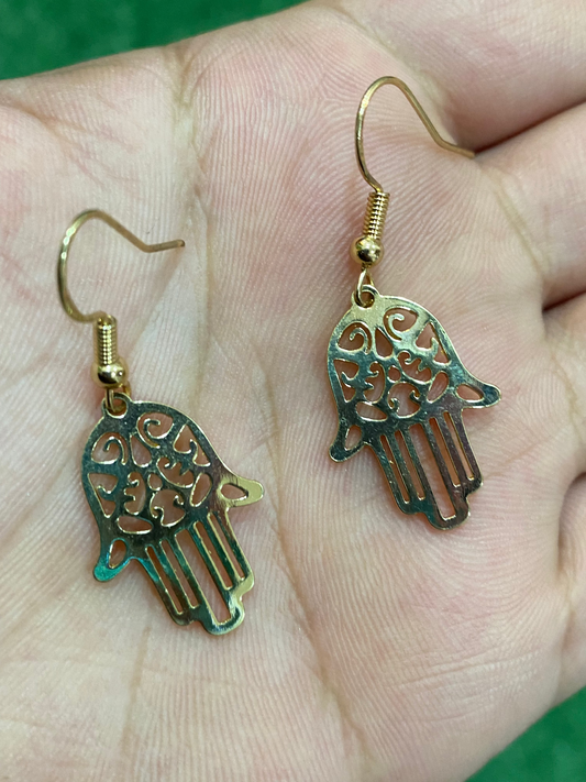 Aros dorados mano de Fátima en acero
