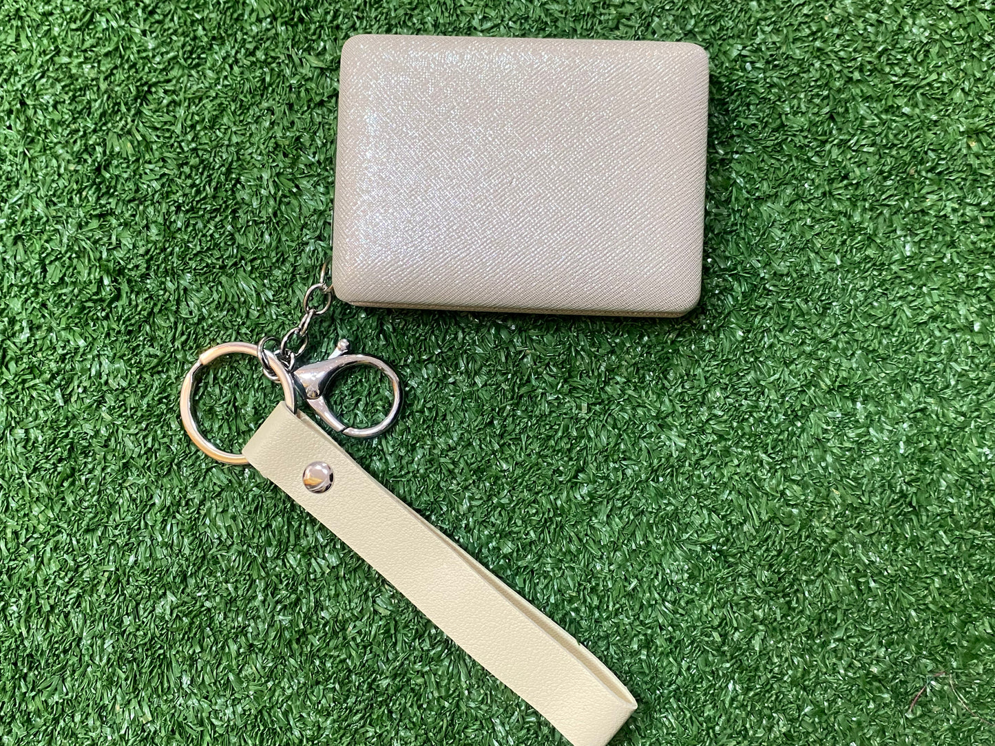 Espejo de mano brillante rectangular en color blanco