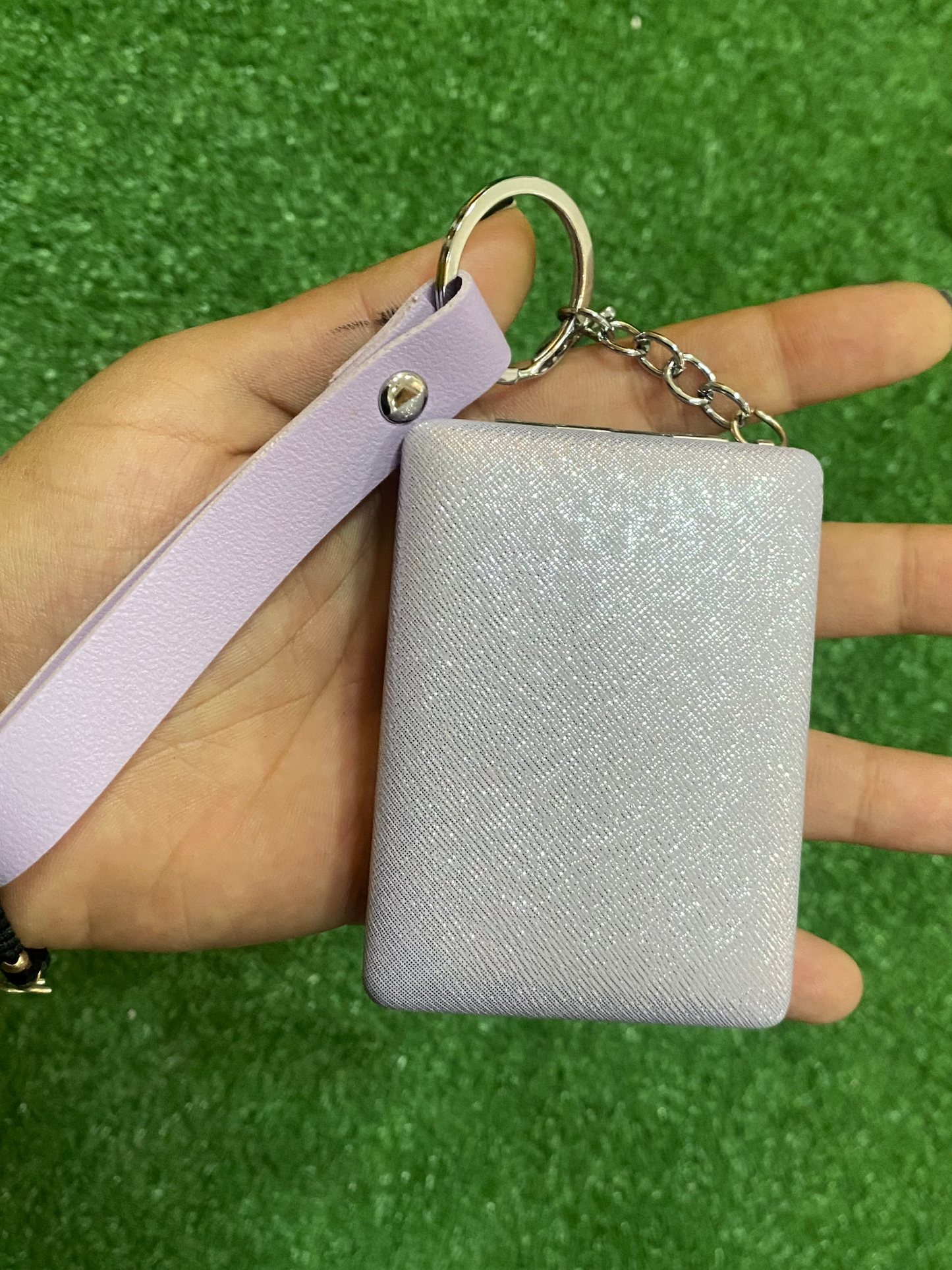 Espejo de mano lila brillante en forma rectangular