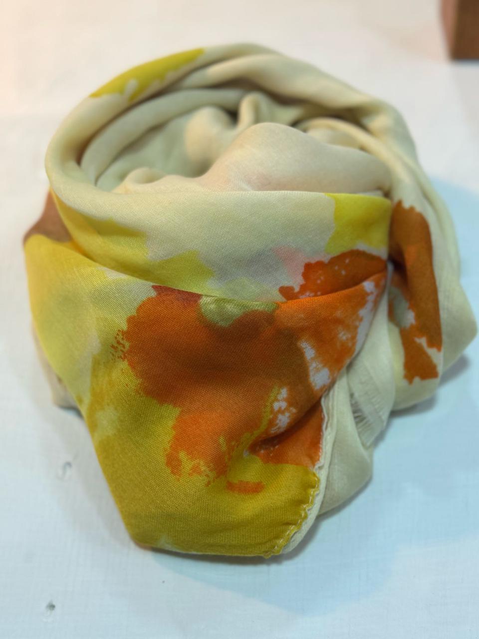 Pañuelo en tonos amarillos