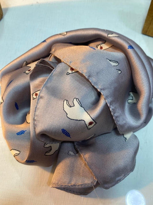 Pañuelo gris de llamas