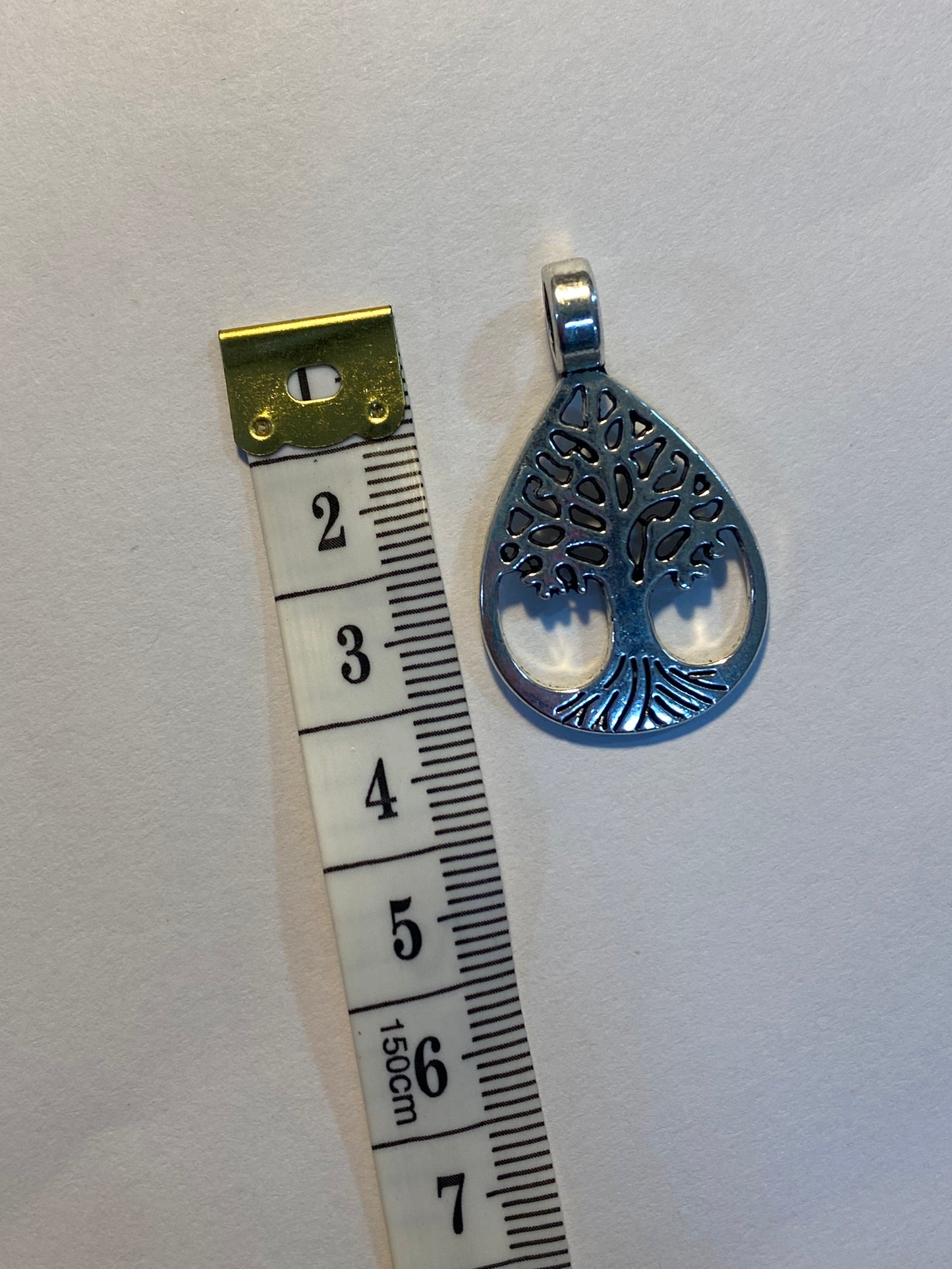 Dijes plateados del árbol de la vida 3,5 cm de largo