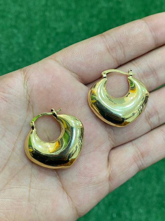 Argollas tipo bolsón doradas con baño en oro