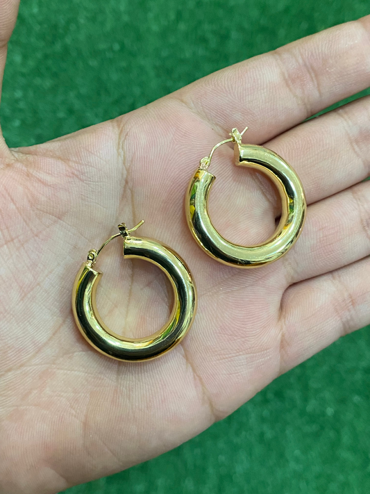 Aros lisos dorados con baño en oro 3 cm diámetro