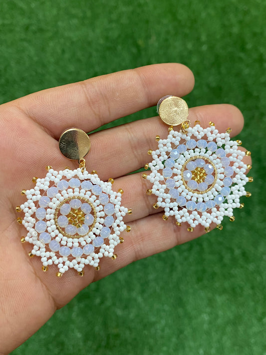 Aros con mostacilla blanca de acero