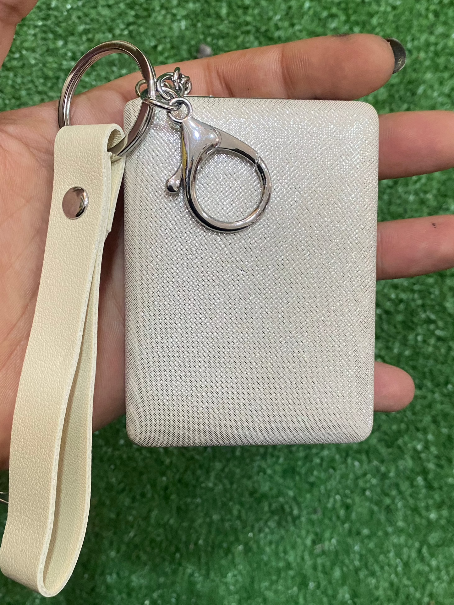 Espejo de mano brillante rectangular en color blanco