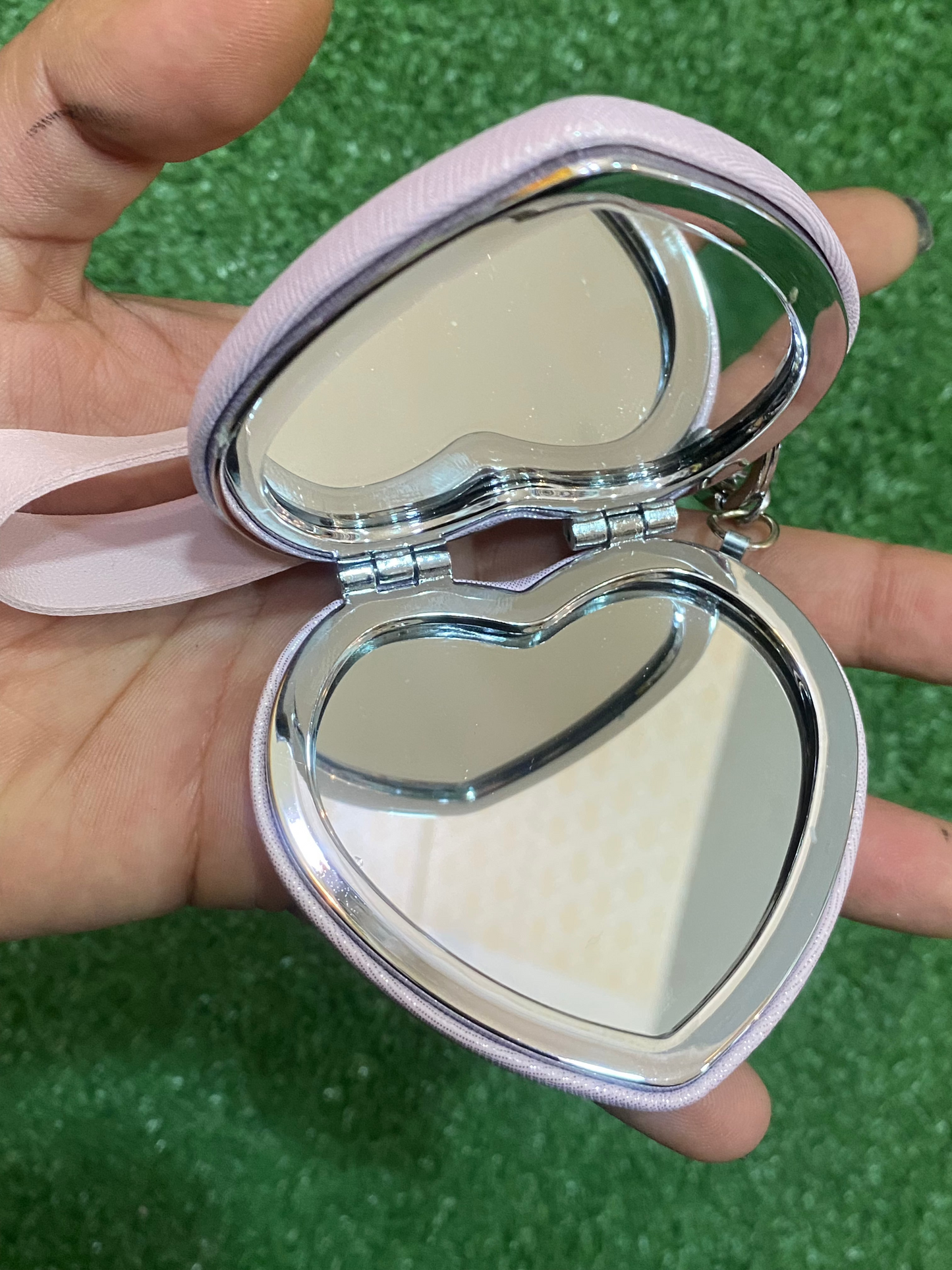 Espejo de mano en forma de corazón  brillante