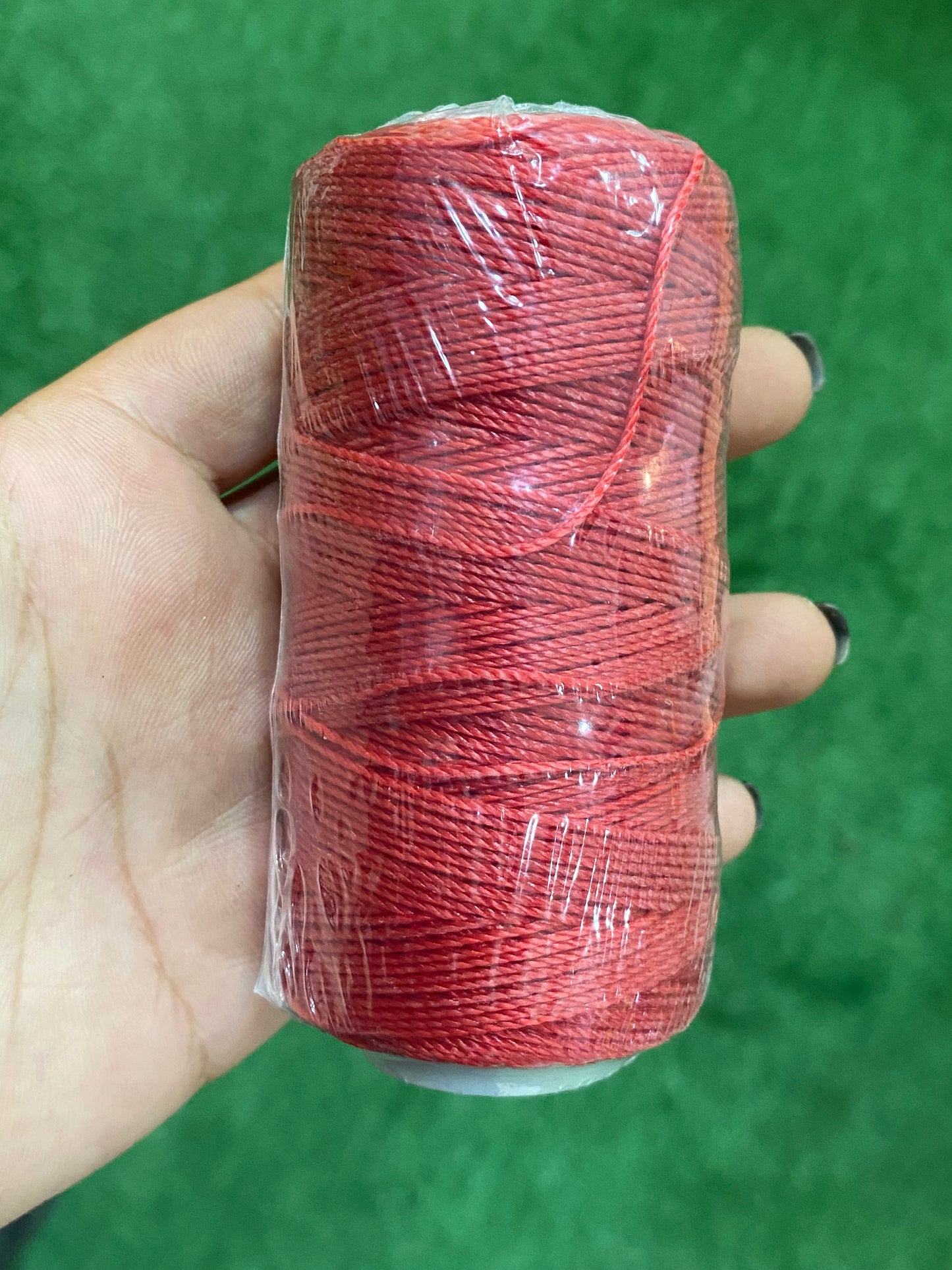 Hilo rojo de macrame